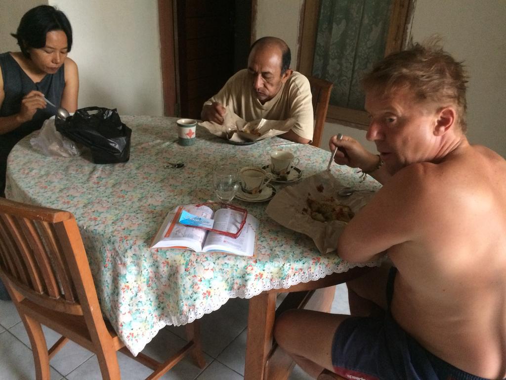 Jeges Homestay Senggigi Eksteriør billede