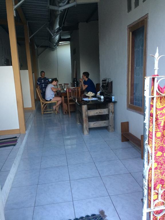 Jeges Homestay Senggigi Eksteriør billede