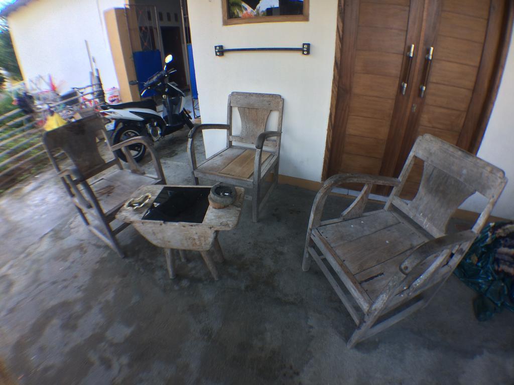 Jeges Homestay Senggigi Eksteriør billede